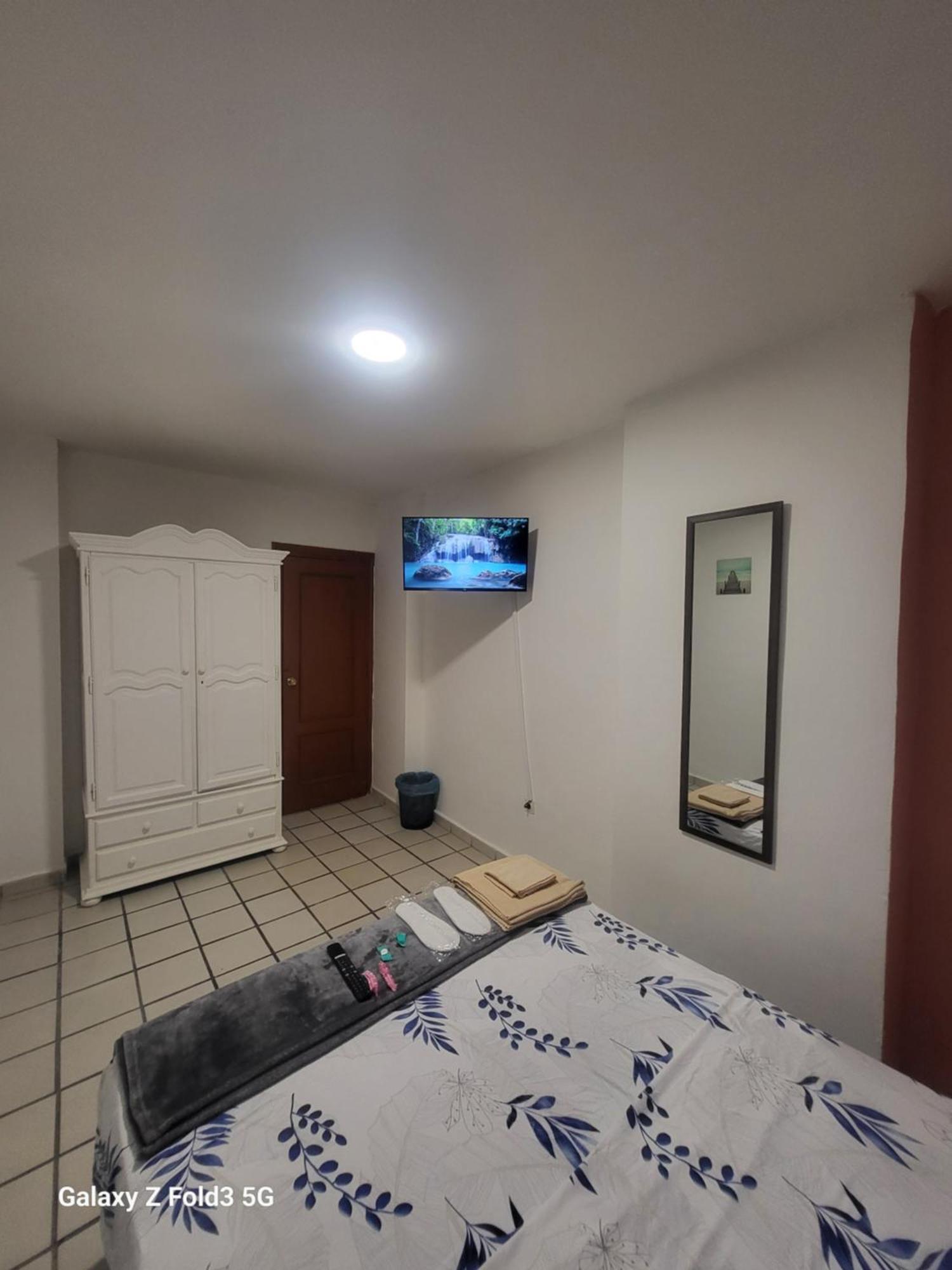 Habitacion Muy Centrica. Granada Exteriér fotografie